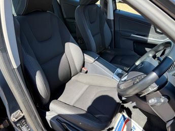 Volvo XC60 2.4 D5 SE SUV 5dr Diesel Geartronic AWD Euro 5 (215 ps)