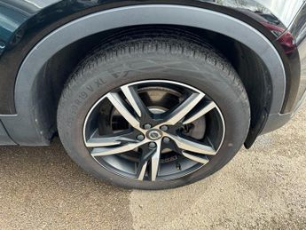 Volvo XC40 RECHARGE T4 R-DESIGN