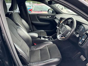 Volvo XC40 RECHARGE T4 R-DESIGN