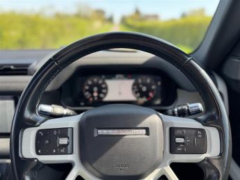 Land Rover Defender 110 SE D250