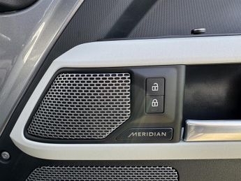 Land Rover Defender 110 SE D250