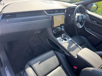 Jaguar F-Pace R-DYNAMIC BLACK D200 VAT Q