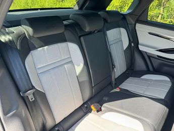 Land Rover Range Rover Evoque R-DYNAMIC SE D200