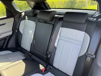 Land Rover Range Rover Evoque R-DYNAMIC SE D200