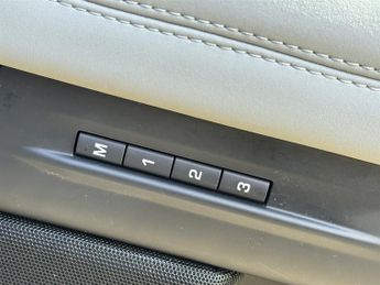 Land Rover Range Rover Evoque R-DYNAMIC SE D200