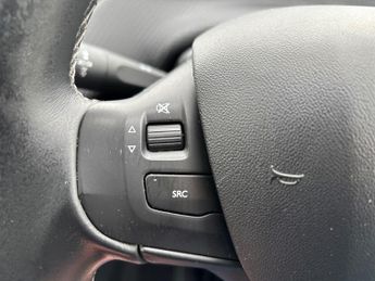 Peugeot 208 1.2 PureTech Allure Hatchback 5dr Petrol EAT Euro 6 (s/s) (110 p