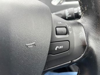 Peugeot 208 1.2 PureTech Allure Hatchback 5dr Petrol EAT Euro 6 (s/s) (110 p