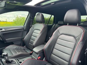 Volkswagen Golf GTI PERFORMANCE TSI DSG