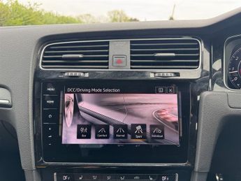 Volkswagen Golf GTI PERFORMANCE TSI DSG