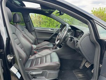 Volkswagen Golf GTI PERFORMANCE TSI DSG