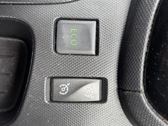 Renault Clio 1.5 dCi Dynamique S MediaNav Hatchback 5dr Diesel EDC Euro 5 (90