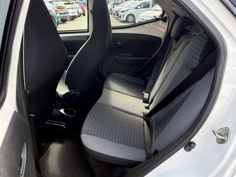 Toyota Aygo 1.0 VVT-i x-trend Hatchback 5dr Petrol x-shift Euro 6 (71 ps)