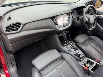 Vauxhall Grandland X 1.6 13.2kWh Business Edition Nav Premium Auto 4WD Euro 6 (s/s) 5