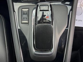 Vauxhall Grandland X 1.6 13.2kWh Business Edition Nav Premium Auto 4WD Euro 6 (s/s) 5