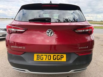Vauxhall Grandland X 1.6 13.2kWh Business Edition Nav Premium Auto 4WD Euro 6 (s/s) 5