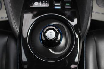 Nissan Leaf 40kWh N-Connecta Hatchback 5dr Electric Auto (150 ps)