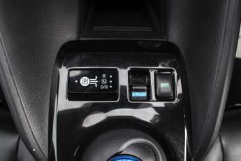 Nissan Leaf 40kWh N-Connecta Hatchback 5dr Electric Auto (150 ps)