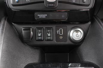 Nissan Leaf 40kWh N-Connecta Hatchback 5dr Electric Auto (150 ps)