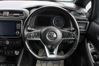 Nissan Leaf 40kWh N-Connecta Hatchback 5dr Electric Auto (150 ps)
