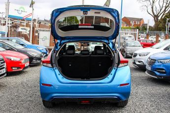 Nissan Leaf 40kWh N-Connecta Hatchback 5dr Electric Auto (150 ps)