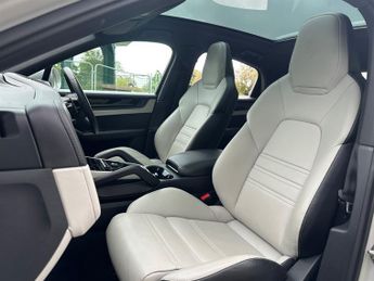 Porsche Cayenne 3.0 V6 E-HYBRID 25.9kWh