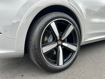 Porsche Cayenne 3.0 V6 E-HYBRID 25.9kWh