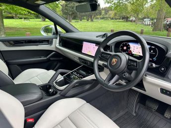 Porsche Cayenne 3.0 V6 E-HYBRID 25.9kWh