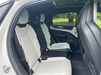 Porsche Cayenne 3.0 V6 E-HYBRID 25.9kWh