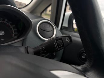 Ford Fiesta 1.4 Titanium Hatchback 5dr Petrol Automatic (154 g/km, 94 bhp)