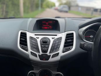 Ford Fiesta 1.4 Titanium Hatchback 5dr Petrol Automatic (154 g/km, 94 bhp)