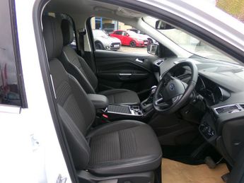 Ford Kuga 2.0 TDCi EcoBlue Titanium Edition SUV 5dr Diesel Powershift Euro