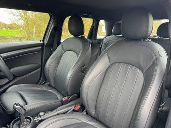 MINI Hatch COOPER EXCLUSIVE