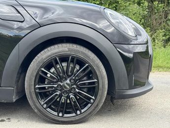 MINI Hatch COOPER EXCLUSIVE