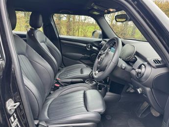 MINI Hatch COOPER EXCLUSIVE