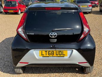Toyota Aygo 1.0 VVT-i x-plore Hatchback 5dr Petrol Manual Euro 6 (71 ps)