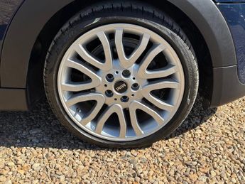 MINI Hatch 1.5 Cooper Seven Hatchback 5dr Petrol Auto Euro 6 (s/s) (136 ps)