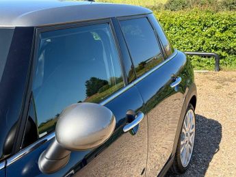 MINI Hatch 1.5 Cooper Seven Hatchback 5dr Petrol Auto Euro 6 (s/s) (136 ps)