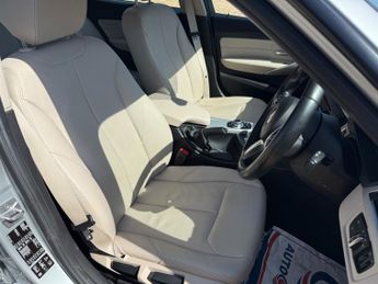 BMW 320i 2.0 SE Touring 5dr Petrol Auto xDrive Euro 6 (s/s) (184 ps)
