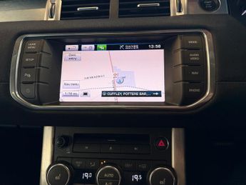 Land Rover Range Rover Evoque 2.2 SD4 Pure SUV 5dr Diesel Auto 4WD Euro 5 (190 ps)