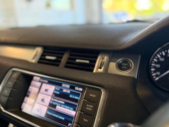 Land Rover Range Rover Evoque 2.2 SD4 Pure SUV 5dr Diesel Auto 4WD Euro 5 (190 ps)