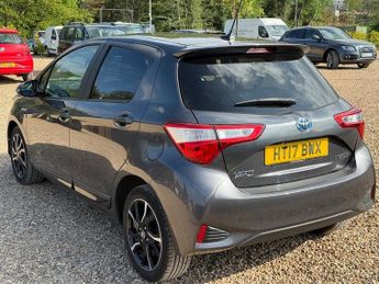 Toyota Yaris 1.5 VVT-h Design Hatchback 5dr Petrol Hybrid E-CVT Euro 6 (s/s) 