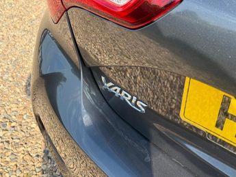 Toyota Yaris 1.5 VVT-h Design Hatchback 5dr Petrol Hybrid E-CVT Euro 6 (s/s) 