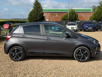 Toyota Yaris 1.5 VVT-h Design Hatchback 5dr Petrol Hybrid E-CVT Euro 6 (s/s) 