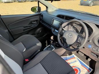 Toyota Yaris 1.5 VVT-h Design Hatchback 5dr Petrol Hybrid E-CVT Euro 6 (s/s) 