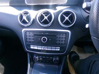 Mercedes A180d 1.5 Sport (Premium) Hatchback 5dr Diesel 7G-DCT Euro 6 (s/s) (10
