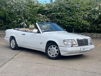 Mercedes E Class E320 CONVERTIBLE | VERY RARE FIND | LOVELY SPEC | 1 YEARS MOT |