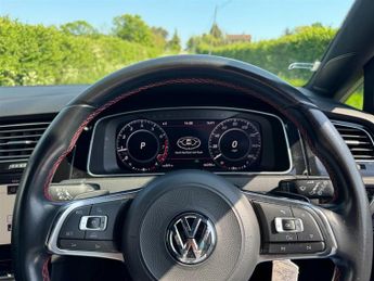 Volkswagen Golf GTI PERFORMANCE TSI DSG