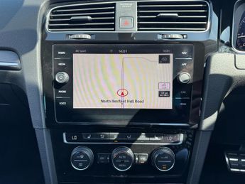 Volkswagen Golf GTI PERFORMANCE TSI DSG
