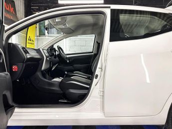 Toyota Aygo 1.0 VVT-i x-play x-shift Euro 5 5dr Euro 5