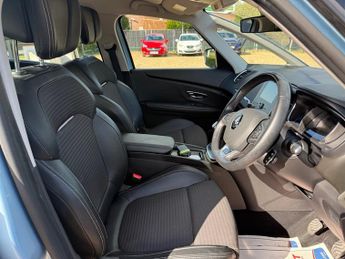 Renault Grand Scenic 1.6 dCi Dynamique Nav MPV 5dr Diesel Manual Euro 6 (s/s) (130 ps